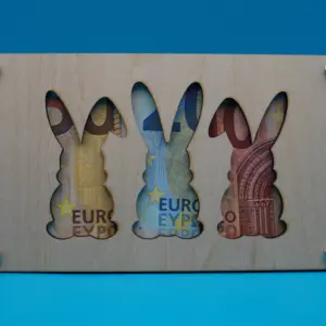 Kreativer Oster Geldgeschenkhalter „Drei Häschen“ 🐰💰. Hochwertig, nachhaltig & wiederverwendbar – perfekt für stilvolle Ostergeschenke!